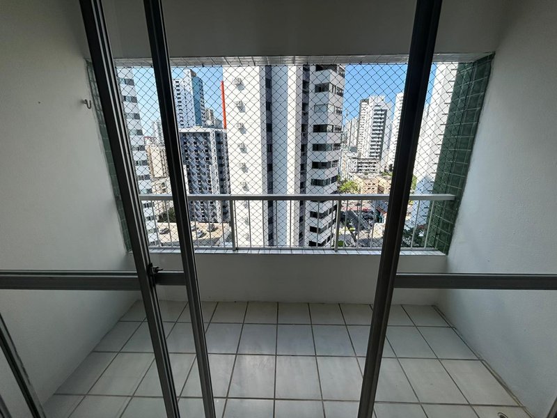 110 m². 3 qtos (1ste). 1 vaga de garagem. Salão de festas Rua Professor Júlio Ferreira de Melo Recife - 