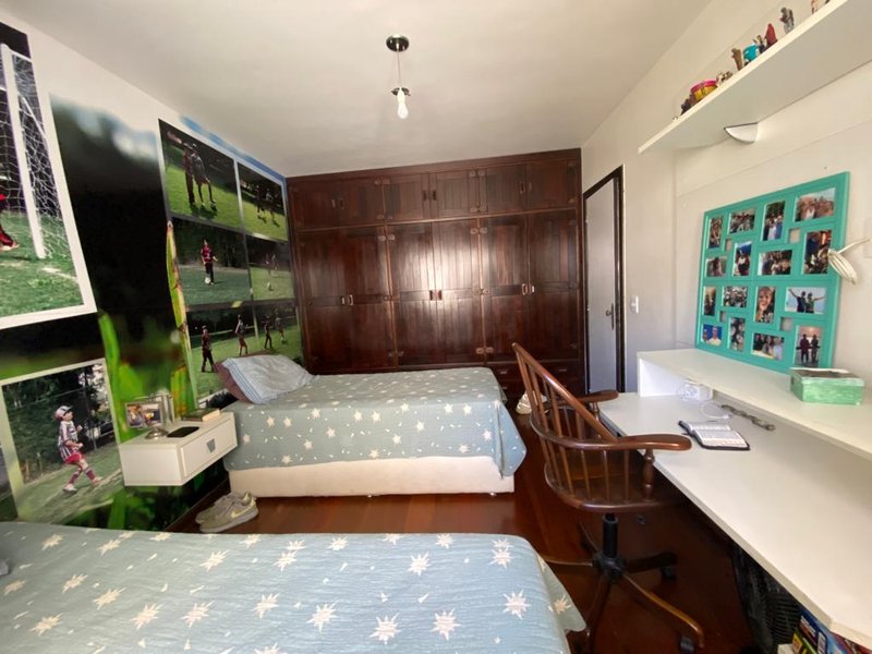 Excelente apartamento de 132 mts² com 3 quartos sendo 1 suíte no centro Rua José Tessarollo Santos Nova Friburgo - 