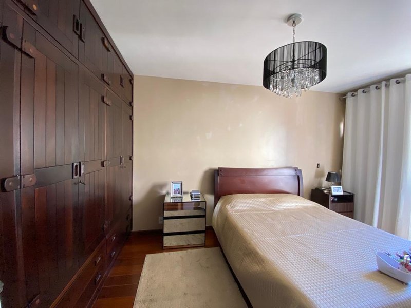 Excelente apartamento de 132 mts² com 3 quartos sendo 1 suíte no centro Rua José Tessarollo Santos Nova Friburgo - 