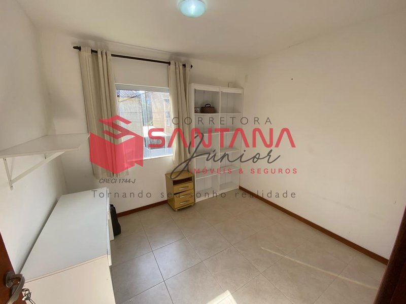 Casa com 4 quartos, semimobiliada em Abrantes. (INDISPONÍVEL) Rua Lagoa Branca Camaçari - 