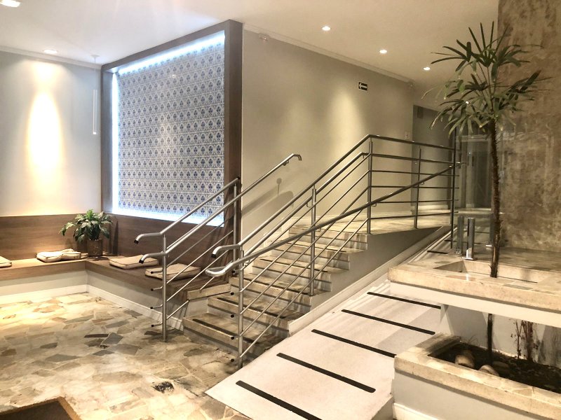 R$ 440.000 - ÓTIMO APARTAMENTO - DE FRENTE - 86M2 - 3 DORM - 1 VAGA - VISTA PANORÂMICA Rua Sarmento Leite Porto Alegre - 