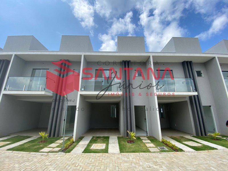 Casa em condomínio, dois quartos e uma suíte. Última unidade.(INDISPONÍVEL) Rua A Camaçari - 