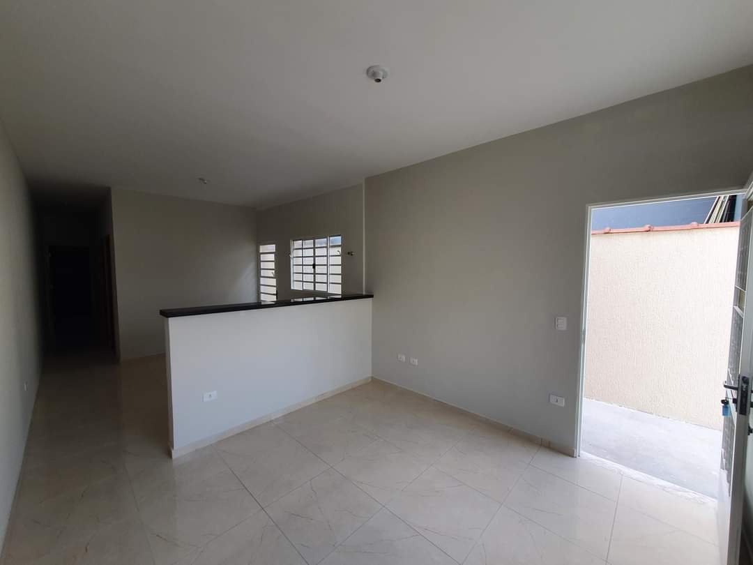 Casa à venda com 2 quartos, 60m² - Foto 3