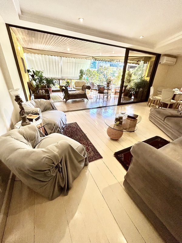 Apartamento com planta diferenciada no Jardim Oceânico - Rio de Janeiro - 