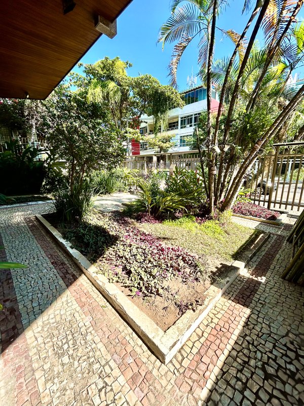 Apartamento com planta diferenciada no Jardim Oceânico - Rio de Janeiro - 
