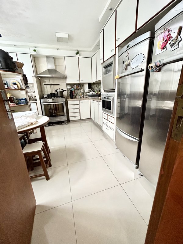 Apartamento com planta diferenciada no Jardim Oceânico - Rio de Janeiro - 