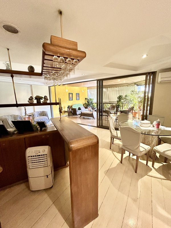 Apartamento com planta diferenciada no Jardim Oceânico - Rio de Janeiro - 