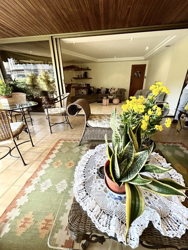 Apartamento com planta diferenciada no Jardim Oceânico - Rio de Janeiro - 