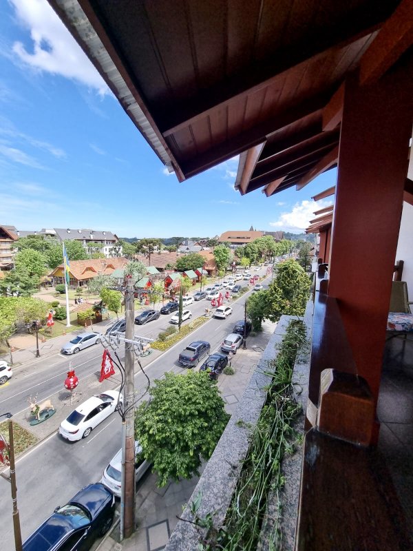 R$ 1.790.000 - RUA TORTA - LINDA COBERTURA - 188M2 - MOBILIADA - 3 DORM - 2 VAGAS Avenida Borges de Medeiros Gramado - 