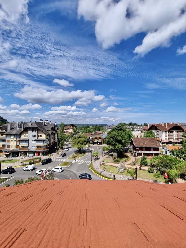 R$ 1.790.000 - RUA TORTA - LINDA COBERTURA - 188M2 - MOBILIADA - 3 DORM - 2 VAGAS Avenida Borges de Medeiros Gramado - 