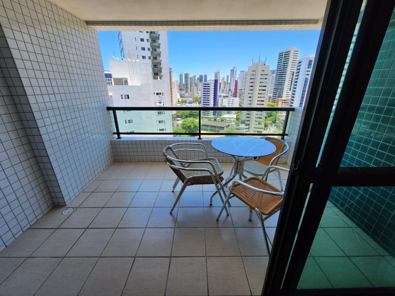 125 m². 3 quartos (1ste). Varanda. 2 vagas de garagem Rua Francisco da Cunha Recife - 