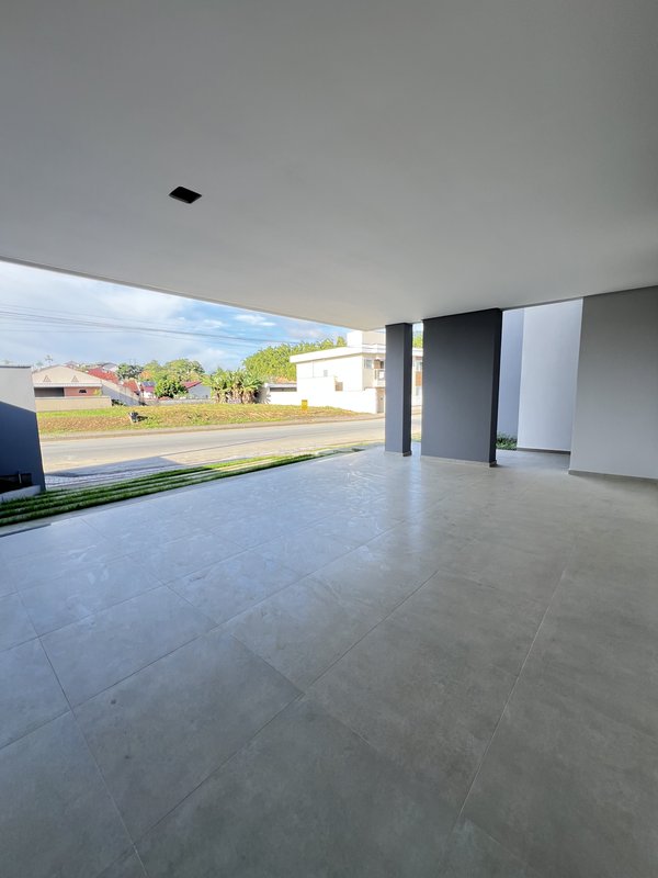 Sobrado Novo em Timbó, 2 Suítes + 1 Suíte Master, Bairro das Capitais! - Timbó - 
