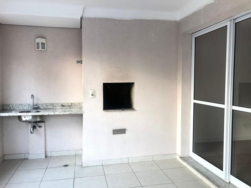 Vendo na Mooca , apartamento com 83 m2, com duas vagas de garagem, , dep. Privativo  São Paulo - 