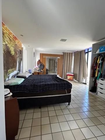 Apartamento com 370 mts2 em Manaira com 5 Quartos, sendo 3 Suites, 3 Vagas de Garagem  João Pessoa - 