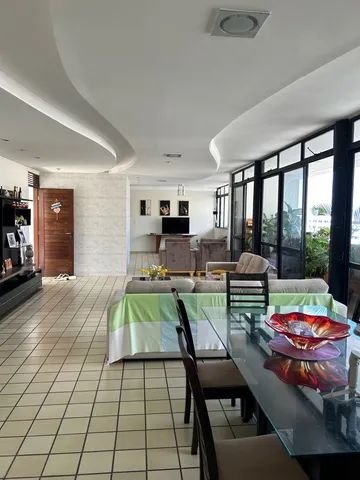 Apartamento com 370 mts2 em Manaira com 5 Quartos, sendo 3 Suites, 3 Vagas de Garagem  João Pessoa - 