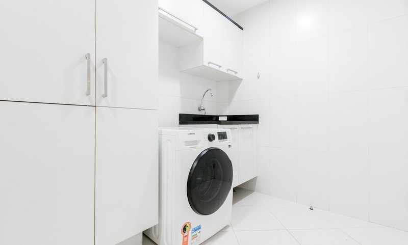 Apartamento para aluguel com 255 metros quadrados com 3 quartos em Arpoador Rua Joaquim Nabuco Rio de Janeiro - 
