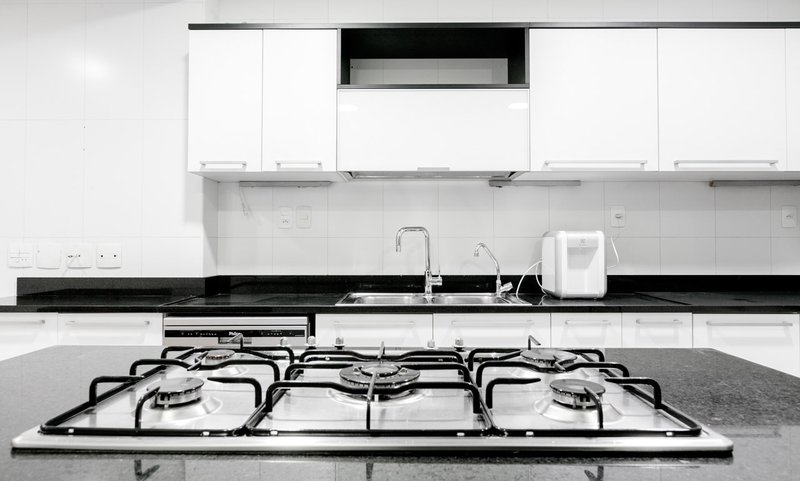 Apartamento para aluguel com 255 metros quadrados com 3 quartos em Arpoador Rua Joaquim Nabuco Rio de Janeiro - 