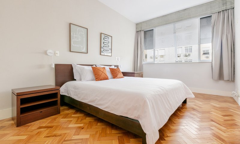 Apartamento para aluguel com 255 metros quadrados com 3 quartos em Arpoador Rua Joaquim Nabuco Rio de Janeiro - 
