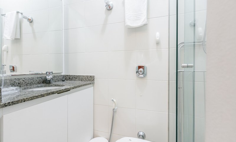 Apartamento para aluguel com 255 metros quadrados com 3 quartos em Arpoador Rua Joaquim Nabuco Rio de Janeiro - 