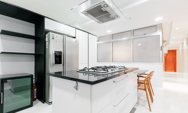 Apartamento para aluguel com 255 metros quadrados com 3 quartos em Arpoador Rua Joaquim Nabuco Rio de Janeiro - 