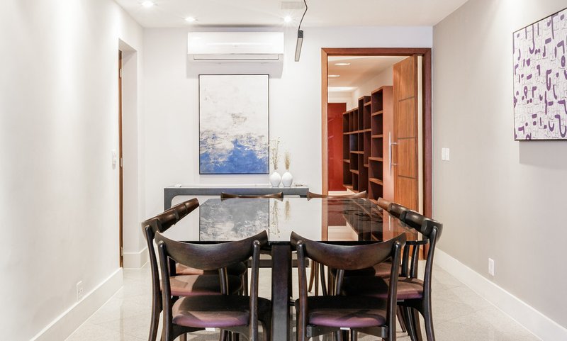 Apartamento para aluguel com 255 metros quadrados com 3 quartos em Arpoador Rua Joaquim Nabuco Rio de Janeiro - 