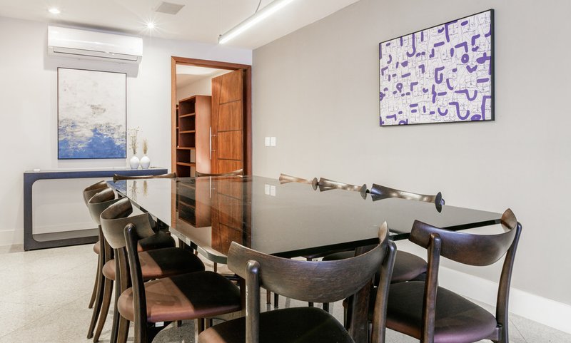 Apartamento para aluguel com 255 metros quadrados com 3 quartos em Arpoador Rua Joaquim Nabuco Rio de Janeiro - 