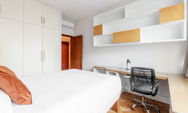Apartamento para aluguel com 255 metros quadrados com 3 quartos em Arpoador Rua Joaquim Nabuco Rio de Janeiro - 
