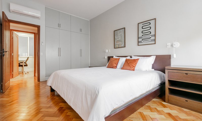 Apartamento para aluguel com 255 metros quadrados com 3 quartos em Arpoador Rua Joaquim Nabuco Rio de Janeiro - 