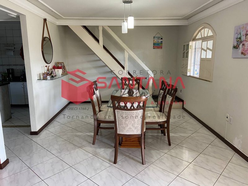 Casa com área verde, no Recanto das Mangueiras Avenida Professor Theócrito Batista Lauro de Freitas - 