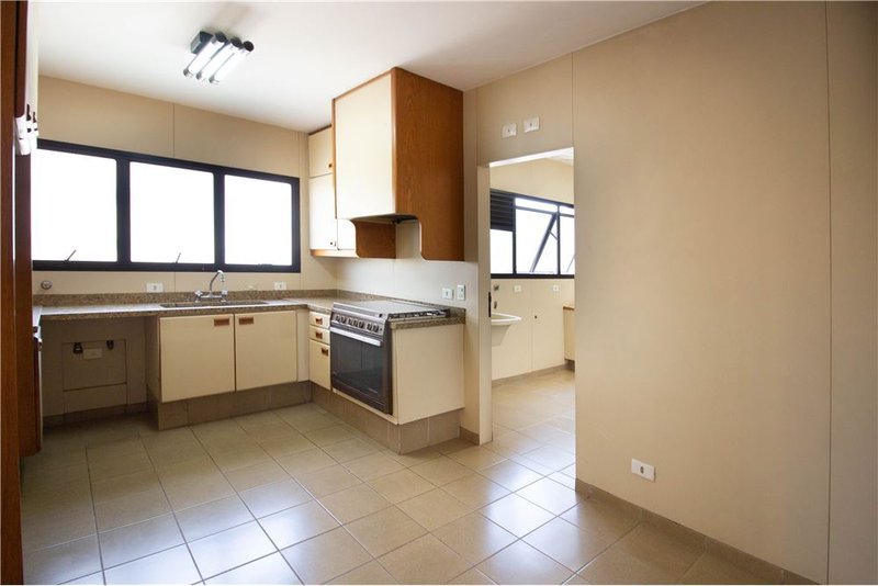 Apartamento de Luxo com 3 suítes 220m² Chibarás São Paulo - 