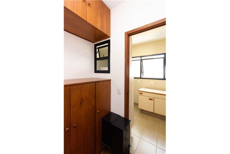 Apartamento a venda em Moema - 3 suítes 220m² Chibarás São Paulo - 