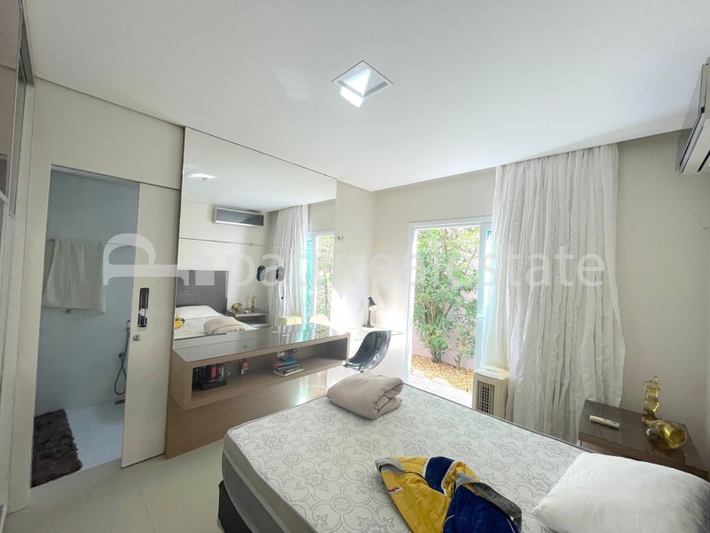 Casa 740 m² em terreno de 1089 m² com 6 suítes 11 WC e 10 vagas - Alphaville Eusebio – CE Avenida Nova do Contorno Eusébio - 