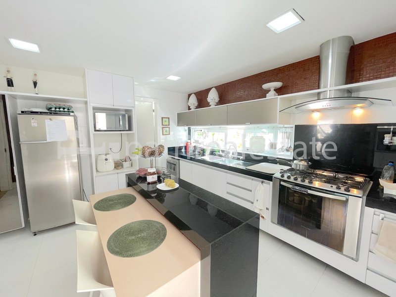 Casa 740 m² em terreno de 1089 m² com 6 suítes 11 WC e 10 vagas - Alphaville Eusebio – CE Avenida Nova do Contorno Eusébio - 