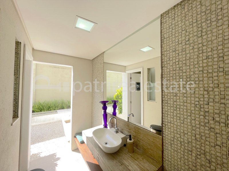 Casa 740 m² em terreno de 1089 m² com 6 suítes 11 WC e 10 vagas - Alphaville Eusebio – CE Avenida Nova do Contorno Eusébio - 