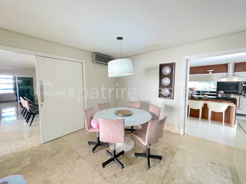 Casa 740 m² em terreno de 1089 m² com 6 suítes 11 WC e 10 vagas - Alphaville Eusebio – CE Avenida Nova do Contorno Eusébio - 