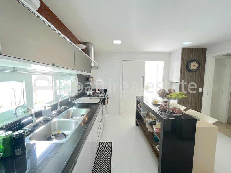 Casa 740 m² em terreno de 1089 m² com 6 suítes 11 WC e 10 vagas - Alphaville Eusebio – CE Avenida Nova do Contorno Eusébio - 