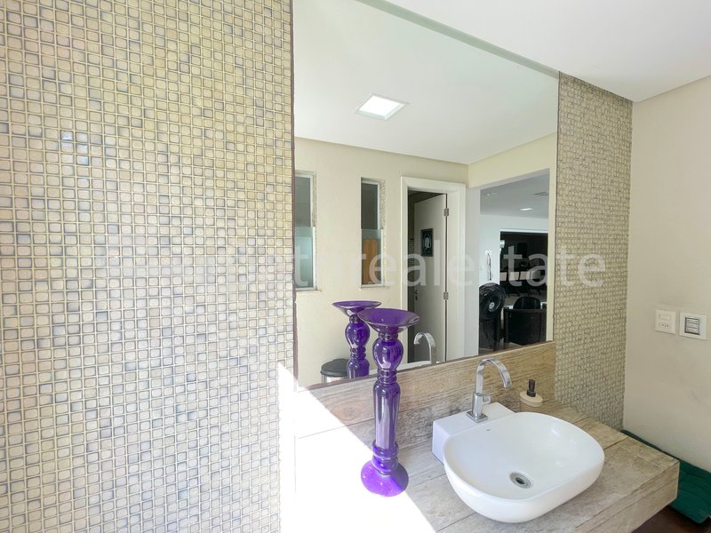 Casa 740 m² em terreno de 1089 m² com 6 suítes 11 WC e 10 vagas - Alphaville Eusebio – CE Avenida Nova do Contorno Eusébio - 