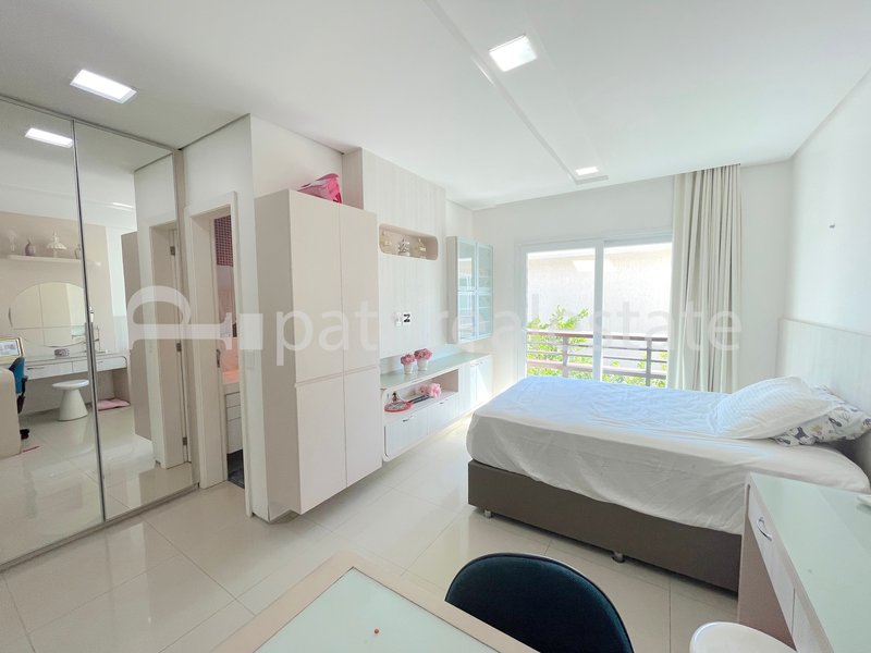 Casa 740 m² em terreno de 1089 m² com 6 suítes 11 WC e 10 vagas - Alphaville Eusebio – CE Avenida Nova do Contorno Eusébio - 