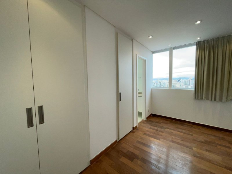 Apartamento 155m2 no Edifício 360º -Arquiteto Isay Weinfeld Rua Camburiú São Paulo - 