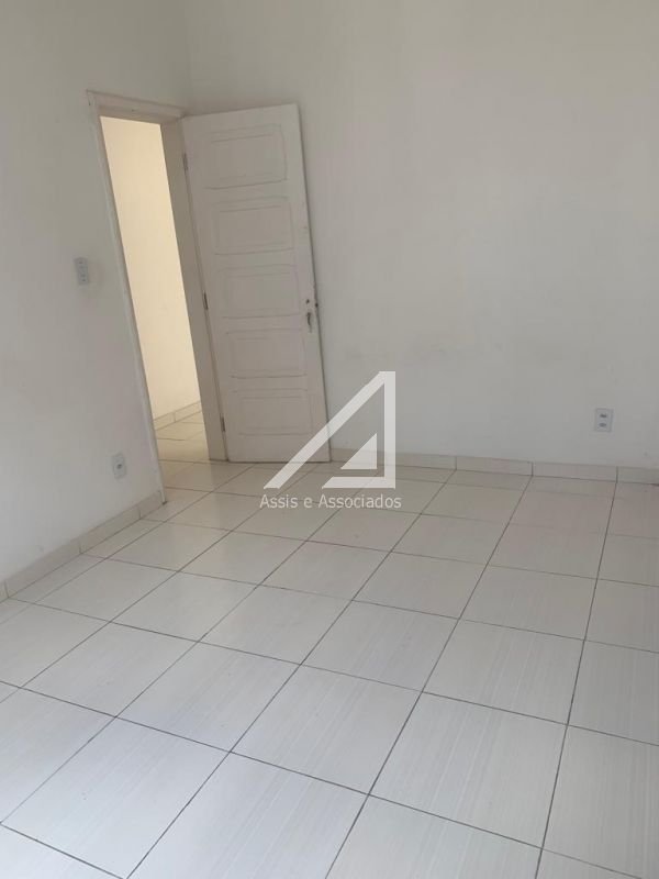 APARTAMENTO 2 QUARTOS NASCENTE DEPENDÊNCIA GARAGEM ROTATIVA ESCADA À VENDA NA BARRA! Rua Tenente Pires Ferreira Salvador - 