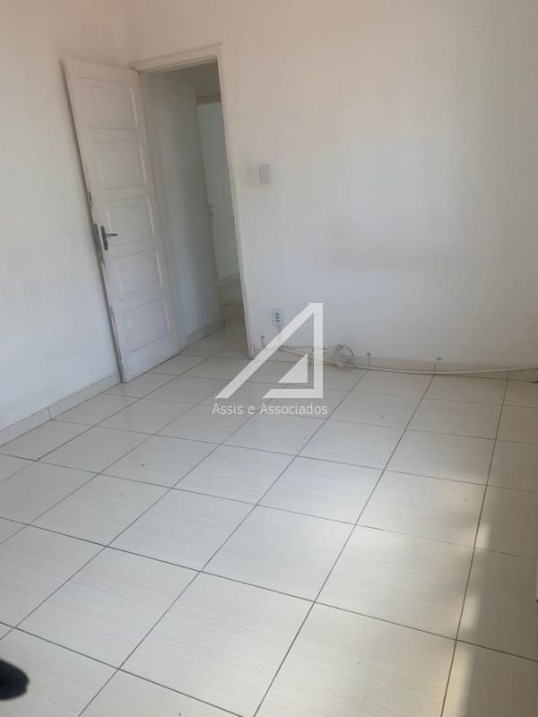 APARTAMENTO 2 QUARTOS NASCENTE DEPENDÊNCIA GARAGEM ROTATIVA ESCADA À VENDA NA BARRA! Rua Tenente Pires Ferreira Salvador - 