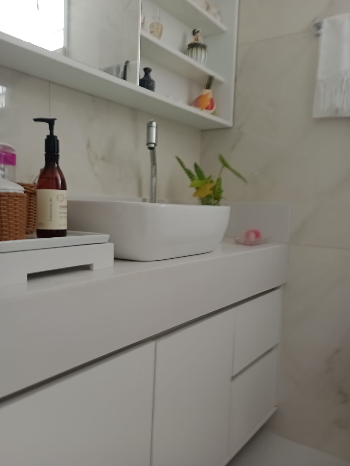 APARTAMENTO 2 QUARTOS 2 SU&Iacute;TES VARANDA DEPEND&Ecirc;NCIA 2 GARAGENS PISCINA ELEVADORES &Agrave; VENDA! Avenida Paulo VI Salvador - 