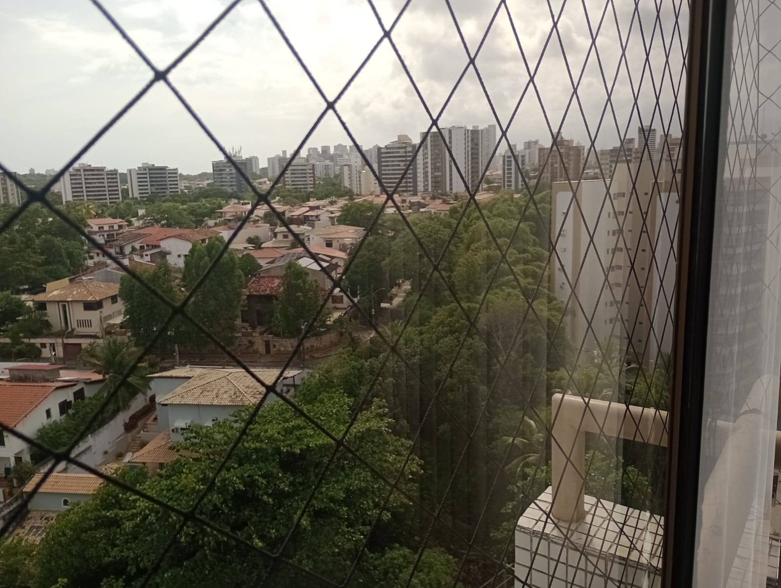 APARTAMENTO 2 QUARTOS 2 SU&Iacute;TES VARANDA DEPEND&Ecirc;NCIA 2 GARAGENS PISCINA ELEVADORES &Agrave; VENDA! Avenida Paulo VI Salvador - 