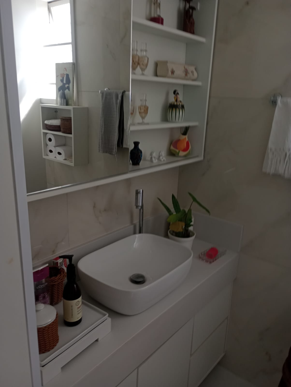 APARTAMENTO 2 QUARTOS 2 SU&Iacute;TES VARANDA DEPEND&Ecirc;NCIA 2 GARAGENS PISCINA ELEVADORES &Agrave; VENDA! Avenida Paulo VI Salvador - 