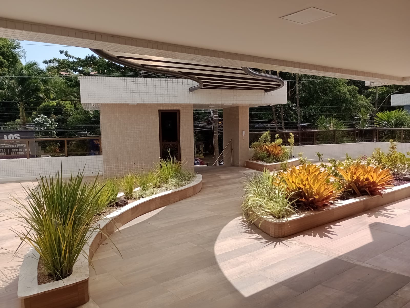 APARTAMENTO 2 QUARTOS 2 SU&Iacute;TES VARANDA DEPEND&Ecirc;NCIA 2 GARAGENS PISCINA ELEVADORES &Agrave; VENDA! Avenida Paulo VI Salvador - 