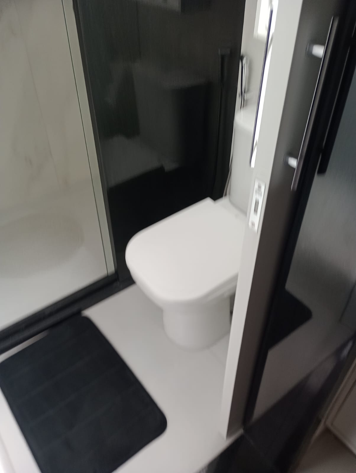 APARTAMENTO 2 QUARTOS 2 SU&Iacute;TES VARANDA DEPEND&Ecirc;NCIA 2 GARAGENS PISCINA ELEVADORES &Agrave; VENDA! Avenida Paulo VI Salvador - 