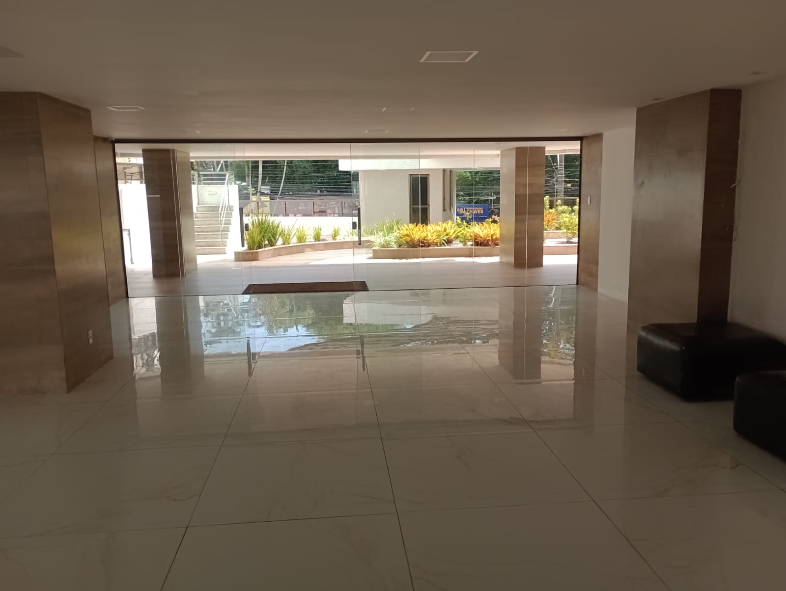APARTAMENTO 2 QUARTOS 2 SU&Iacute;TES VARANDA DEPEND&Ecirc;NCIA 2 GARAGENS PISCINA ELEVADORES &Agrave; VENDA! Avenida Paulo VI Salvador - 