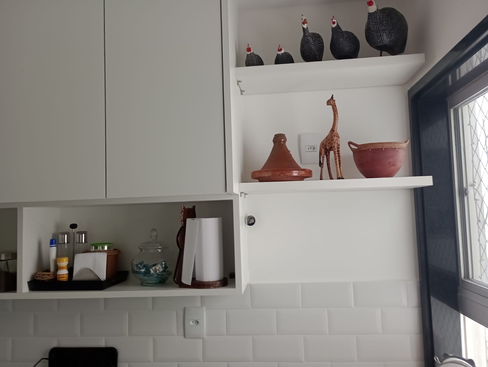 APARTAMENTO 2 QUARTOS 2 SU&Iacute;TES VARANDA DEPEND&Ecirc;NCIA 2 GARAGENS PISCINA ELEVADORES &Agrave; VENDA! Avenida Paulo VI Salvador - 