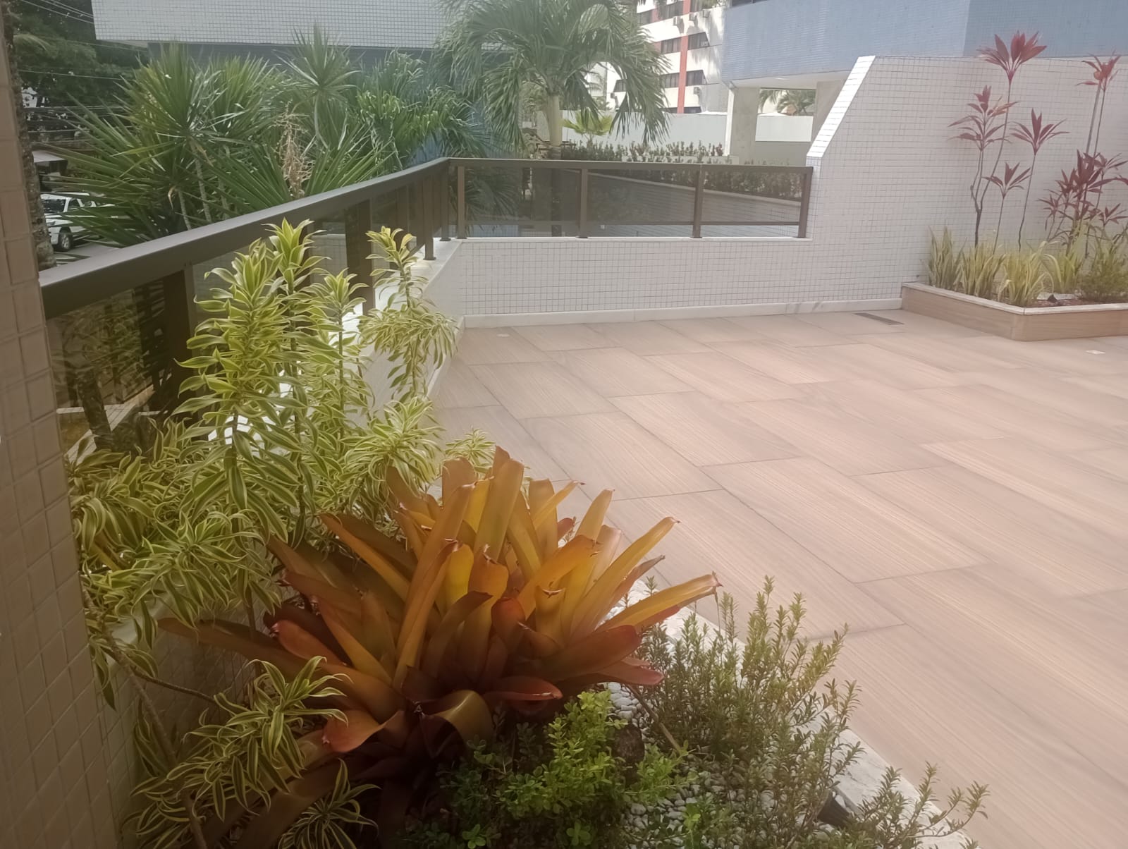 APARTAMENTO 2 QUARTOS 2 SU&Iacute;TES VARANDA DEPEND&Ecirc;NCIA 2 GARAGENS PISCINA ELEVADORES &Agrave; VENDA! Avenida Paulo VI Salvador - 