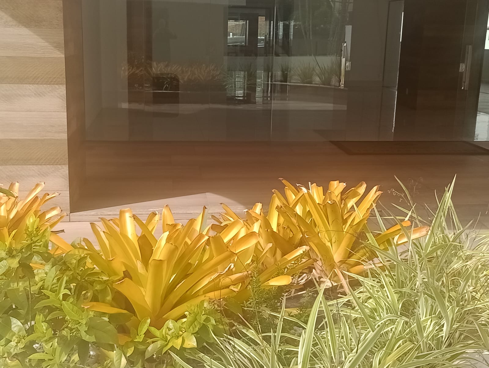 APARTAMENTO 2 QUARTOS 2 SU&Iacute;TES VARANDA DEPEND&Ecirc;NCIA 2 GARAGENS PISCINA ELEVADORES &Agrave; VENDA! Avenida Paulo VI Salvador - 